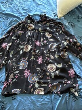 Vince Camuto Black Floral Ruffle Neck Long Sleeve Blouse